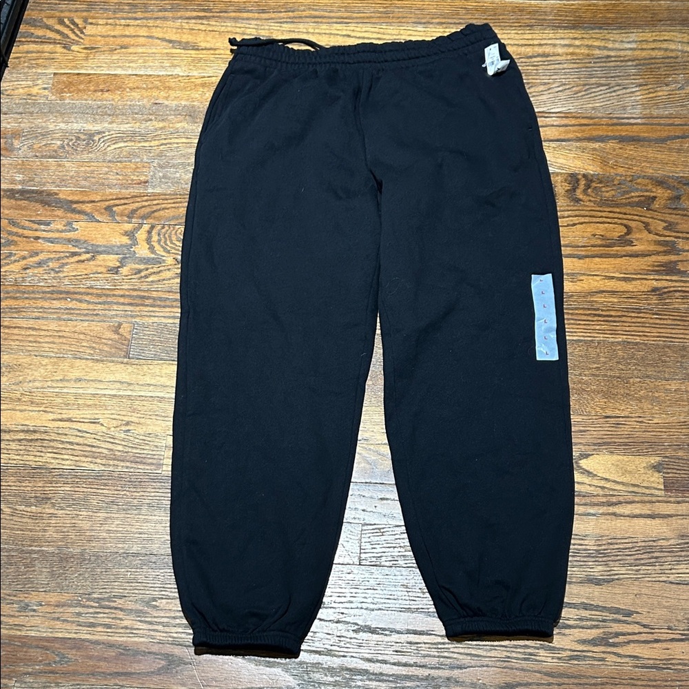 Old Navy Women's Black Joggers - Picture 3 of 6